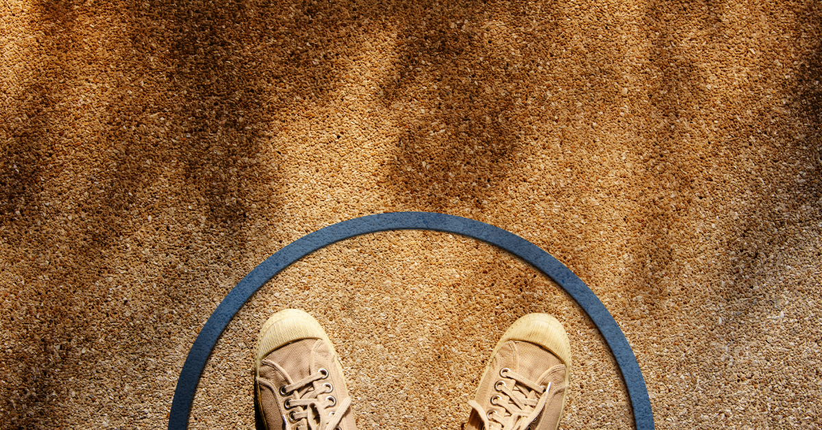 Persona practicando límites emocionales para cuidar su bienestar.